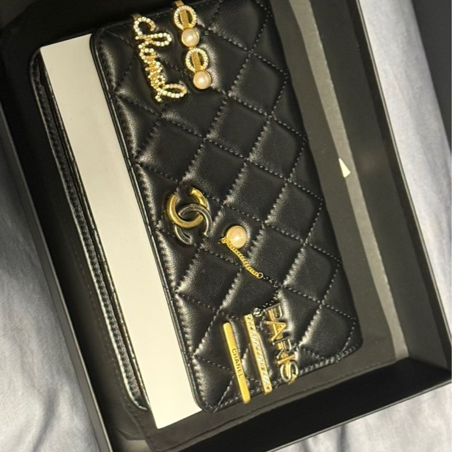 【Kate Wang 同款】CHANEL 2022 年限定版 - 22C 限定版徽章 WOC(晶片版)-10