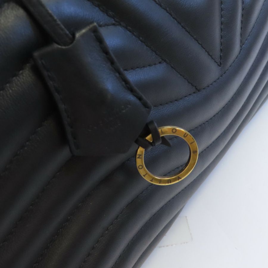 LOUIS VUITTON 牛皮皮革New Wave金扣鏈帶肩背袋-12