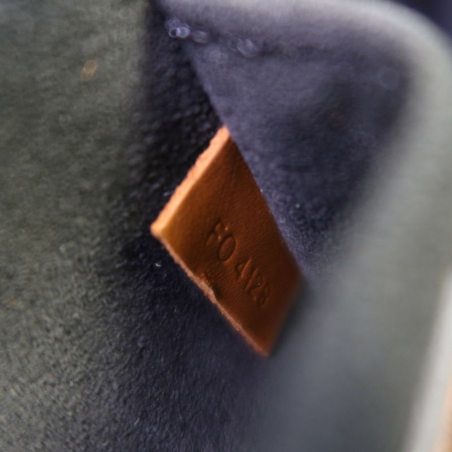 LOUIS VUITTON Monogram Reverse Mini Dauphine金扣肩背袋-14