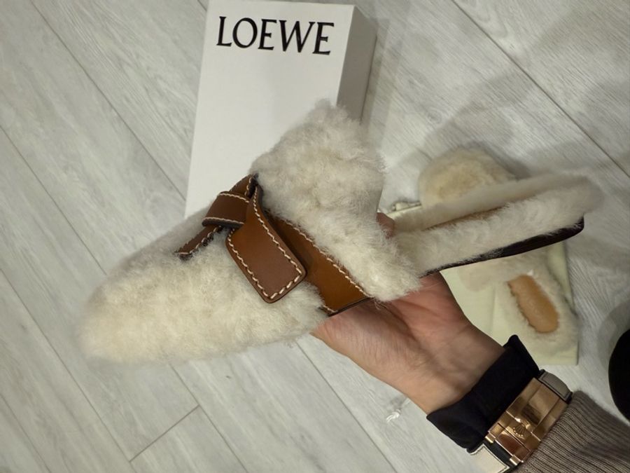 全新loewe羅威經典gate mule羔羊毛毛平底穆勒鞋拖鞋37毛毛鞋-4