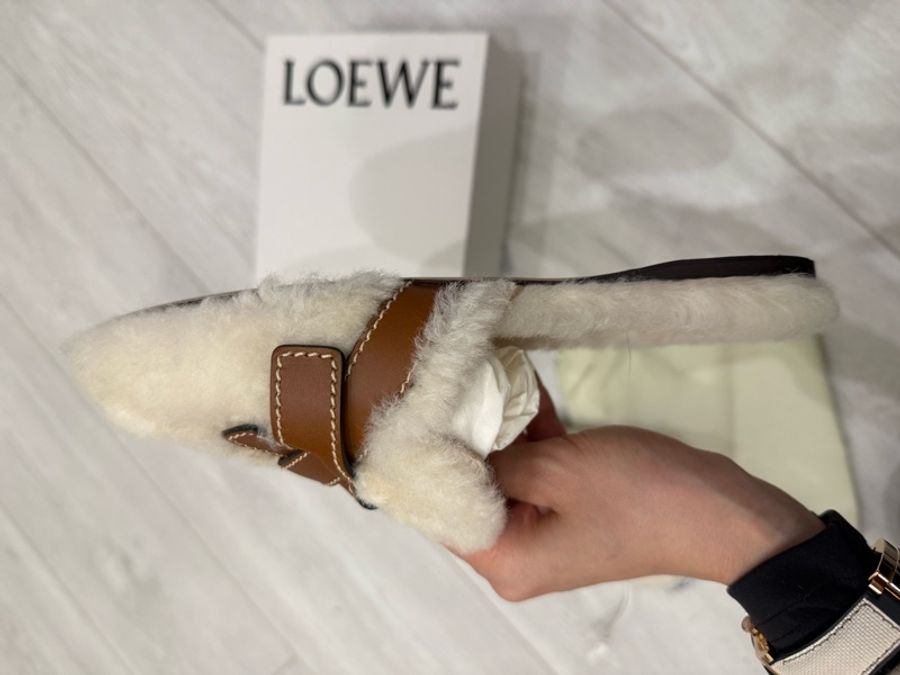 全新loewe羅威經典gate mule羔羊毛毛平底穆勒鞋拖鞋37毛毛鞋-5