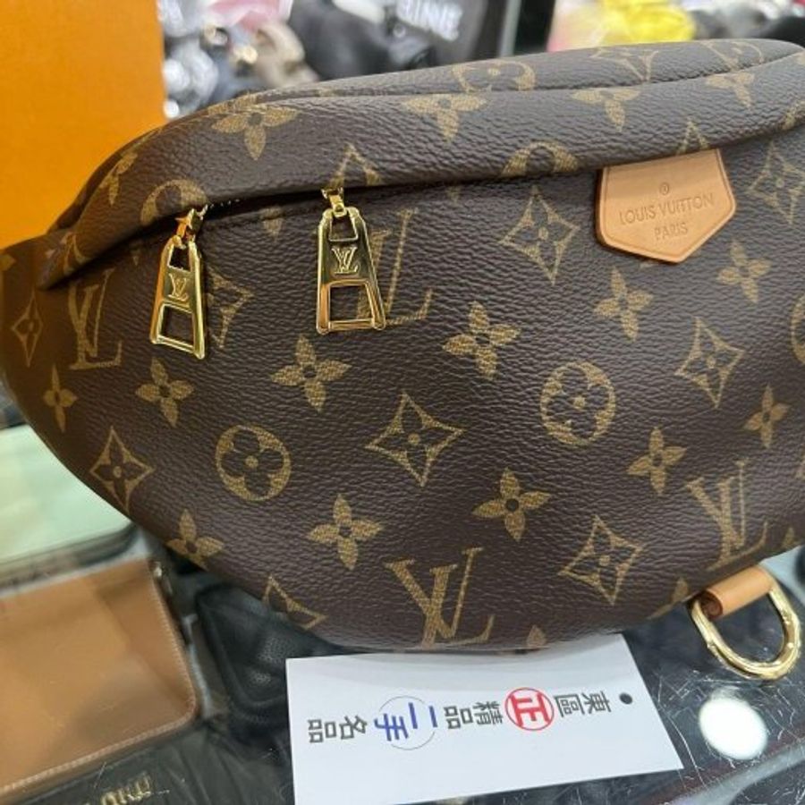 東區正精品㊣LV M43644 Bumbag 老花字紋金扣拉鍊腰包斜背包胸口包 RZ6157-5