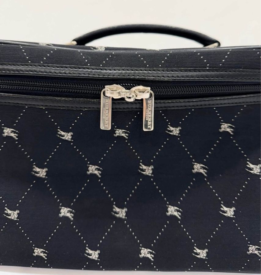 BURBERRY 藍標 滿版戰馬旅行箱用輔助手提箱 化妝箱 黑-5