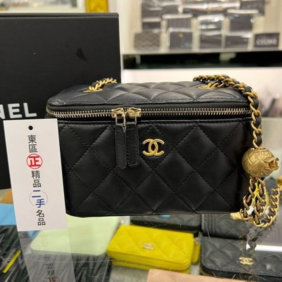 東區正精品㊣CHANEL AP2303 香奈兒黑色羊皮金球拉鍊皮穿鍊化妝箱包金球包斜背包 RZ5332-0