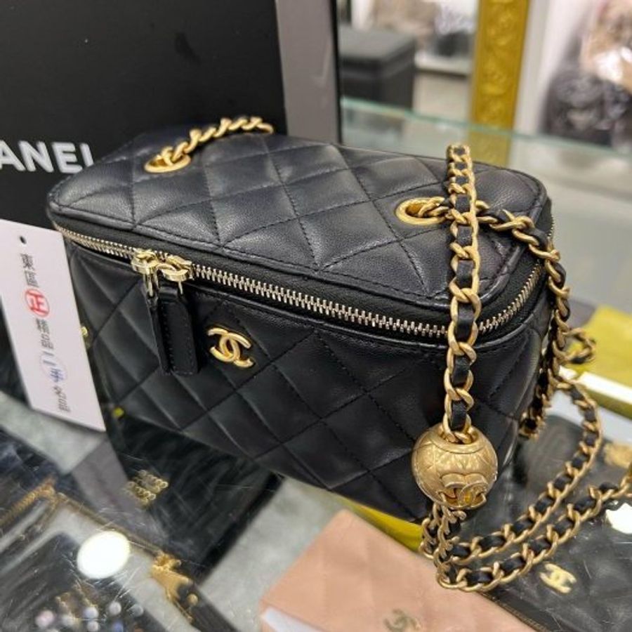 東區正精品㊣CHANEL AP2303 香奈兒黑色羊皮金球拉鍊皮穿鍊化妝箱包金球包斜背包 RZ5332-6