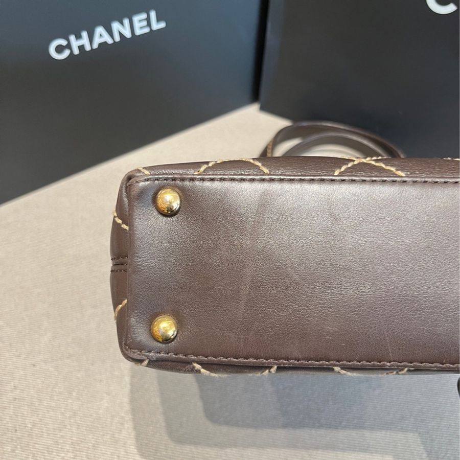 Chanel香奈兒 中古棕色外縫線薇薇安手提包 尺寸約24*23*8-4