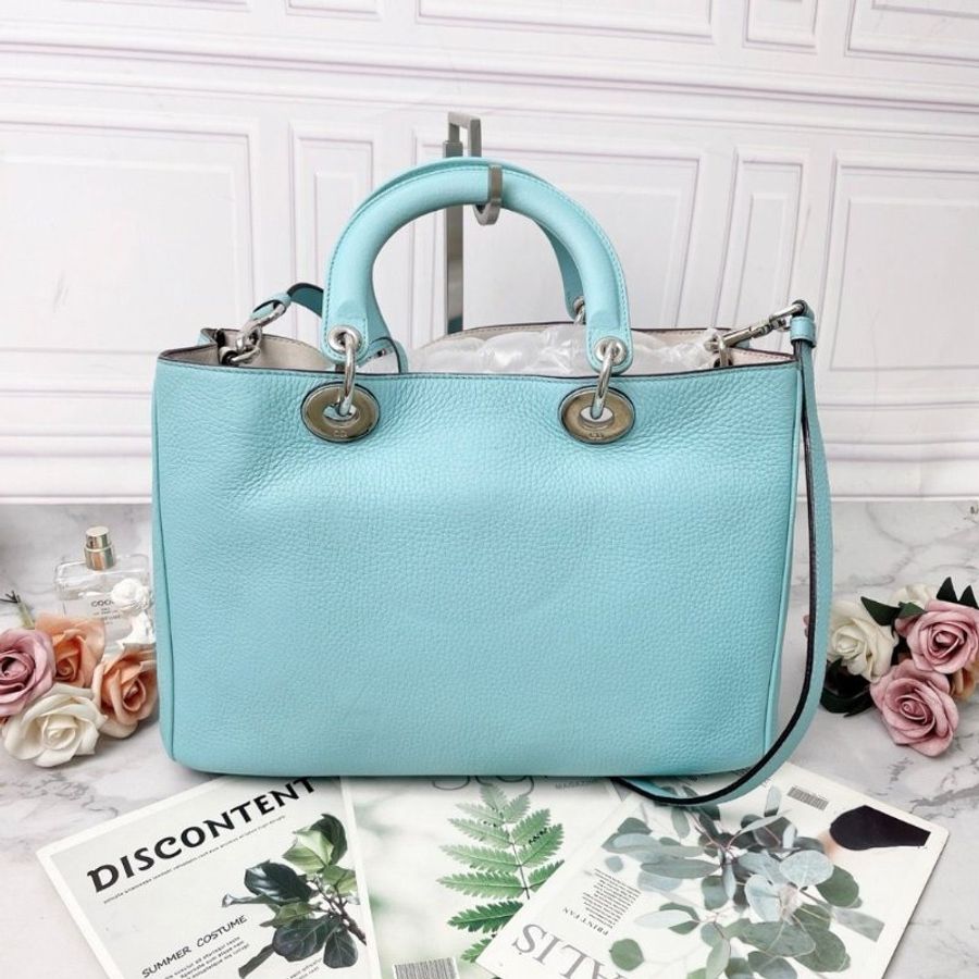 Dior 天藍色issimo肩背包32*12*22 9新 配件塵袋-6