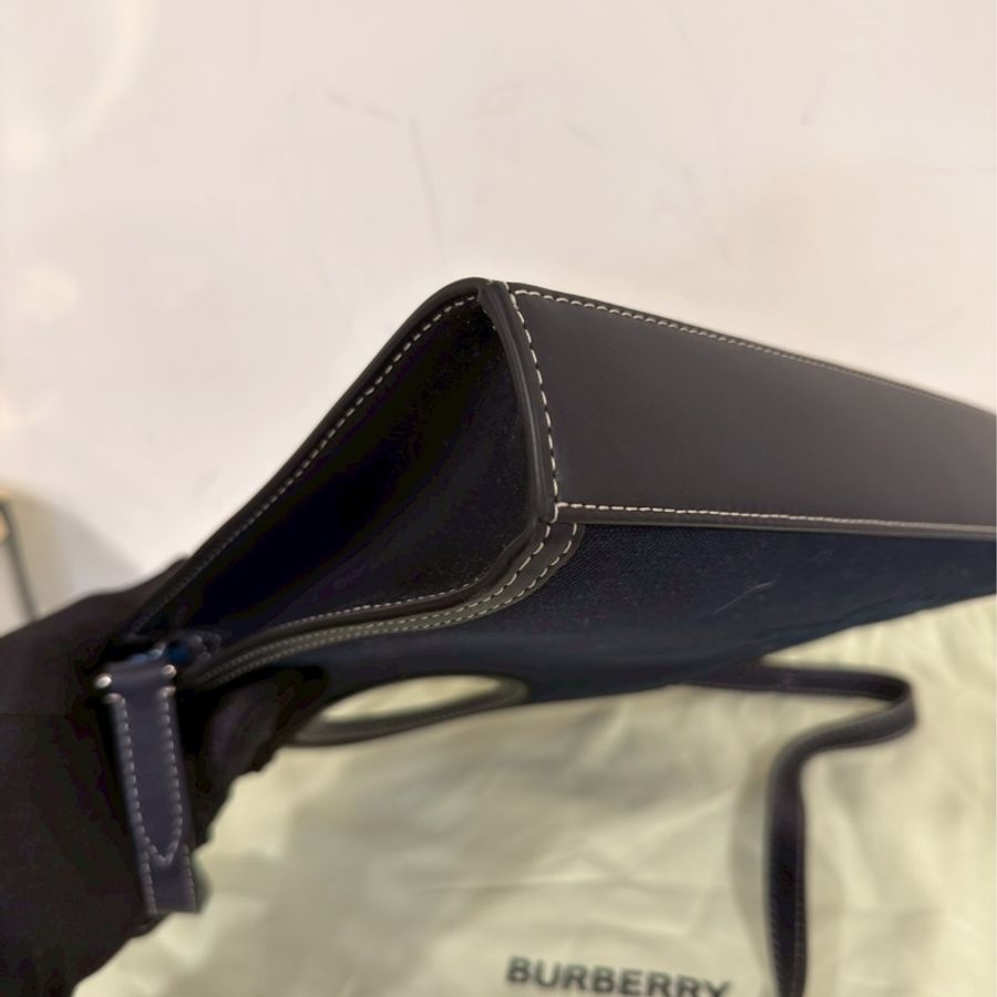 實用設計款❤️🔥 超低價😍Burberry黑色帆布拼皮刺繡Logo手提斜背包-12