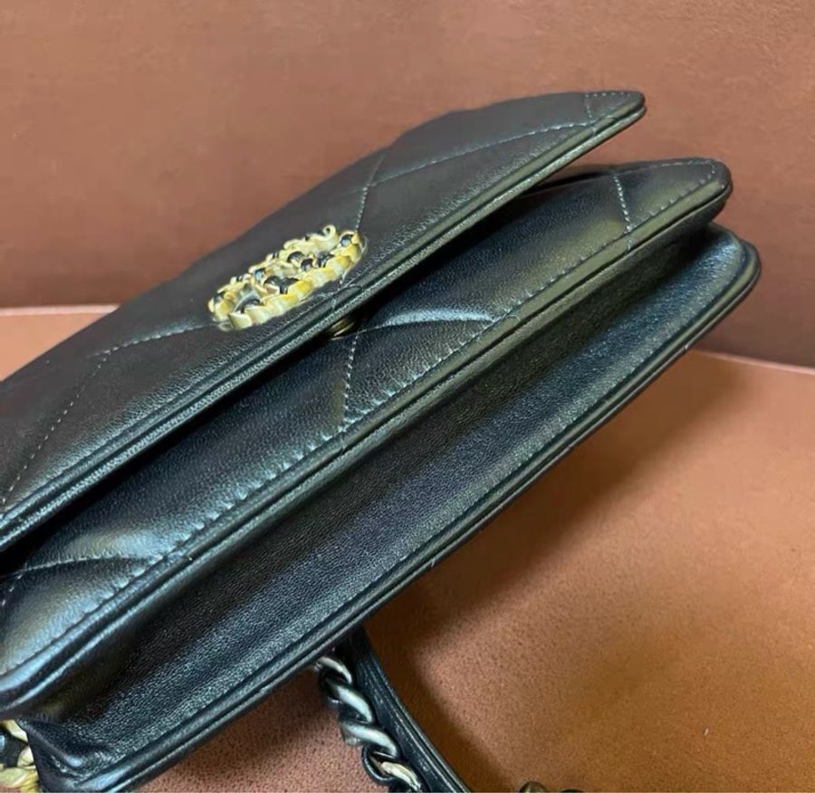 【94%新✨ 全部最抵】 Chanel 19bag woc 黑色牛皮金扣 芯片款-3