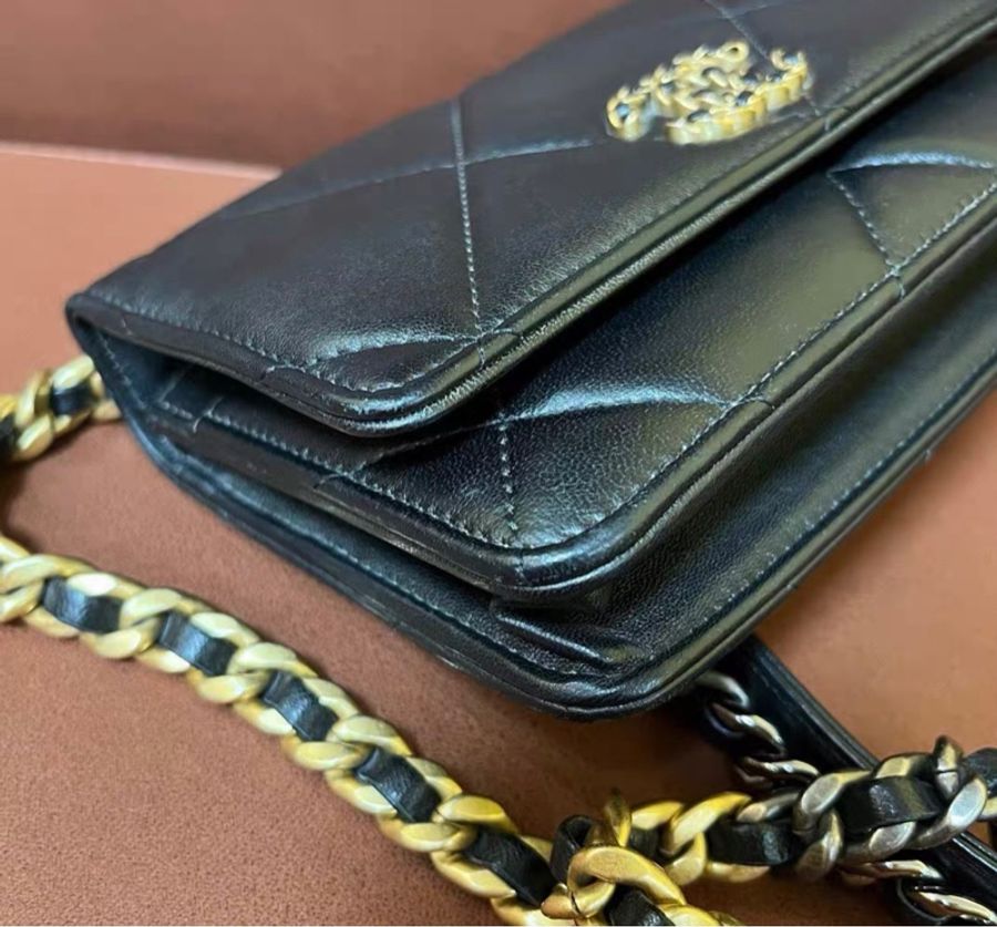 【94%新✨ 全部最抵】 Chanel 19bag woc 黑色牛皮金扣 芯片款-4