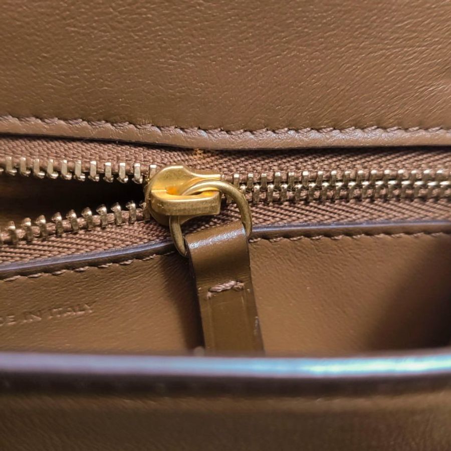 Celine Classic Box豆腐包小號牛皮純色按壓式鎖扣單肩包-12