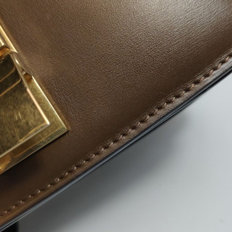 Celine Classic Box豆腐包小號牛皮純色按壓式鎖扣單肩包-15