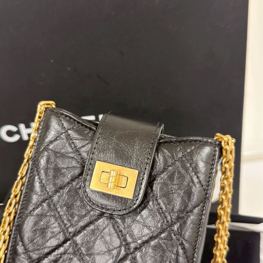 🈶購證99新🆕解放雙手😍Chanel黑金leboy菱格紋手機包斜背包-12