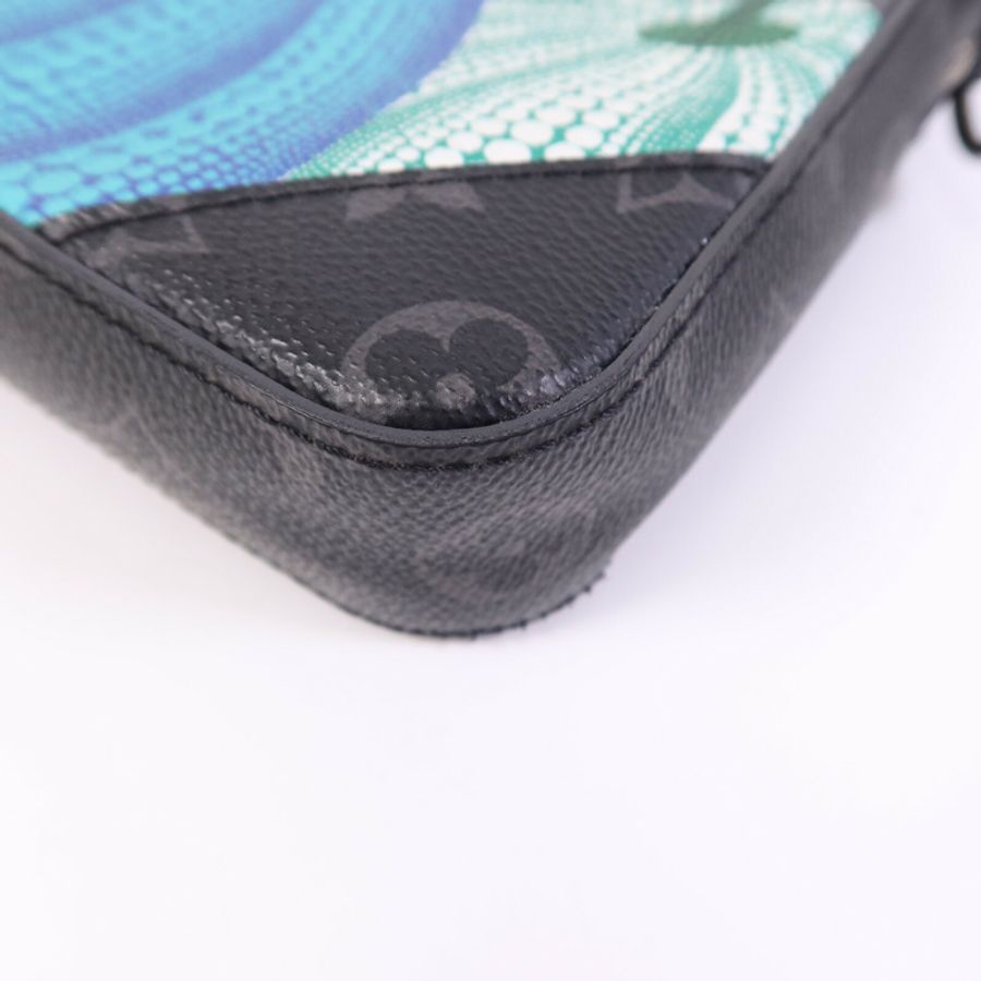 LOUIS VUITTON Monogram Eclipse YK x Trio Messenger銀扣肩背袋-9