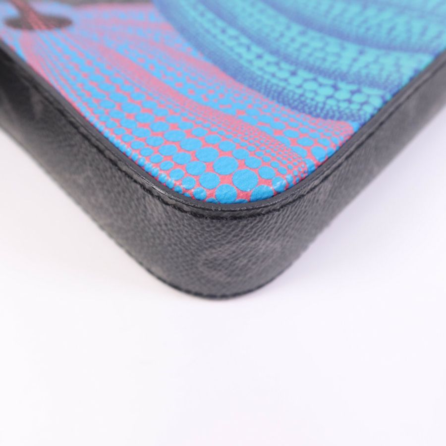 LOUIS VUITTON Monogram Eclipse YK x Trio Messenger銀扣肩背袋-10
