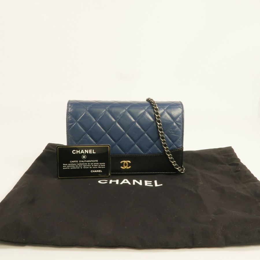 CHANEL 羊皮皮革WOC Wallet On Chain金扣鏈帶肩背袋-10