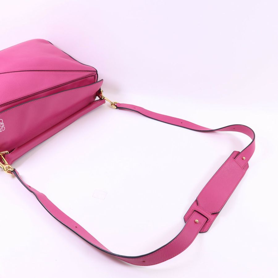 LOEWE 牛皮皮革Puzzle金扣手挽肩背兩用袋-4