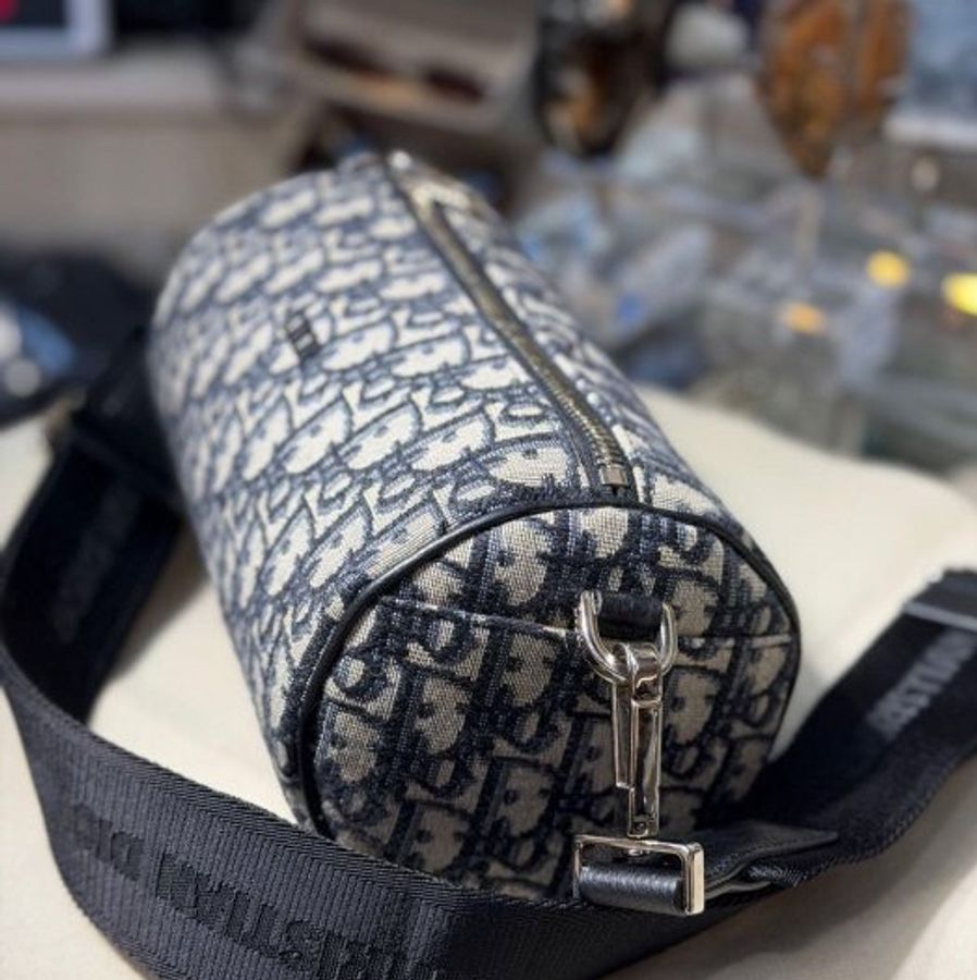 CHRISTIAN DIOR 新款 深藍 LOGO 側背包 斜背包 圓筒包 95新 割愛39999🛫-3