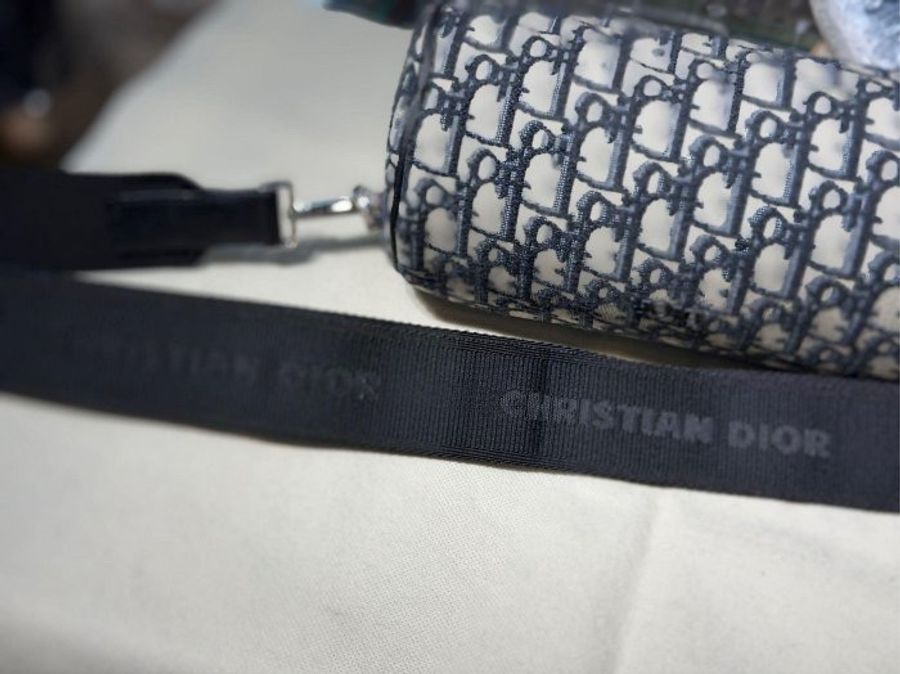 CHRISTIAN DIOR 新款 深藍 LOGO 側背包 斜背包 圓筒包 95新 割愛39999🛫-6