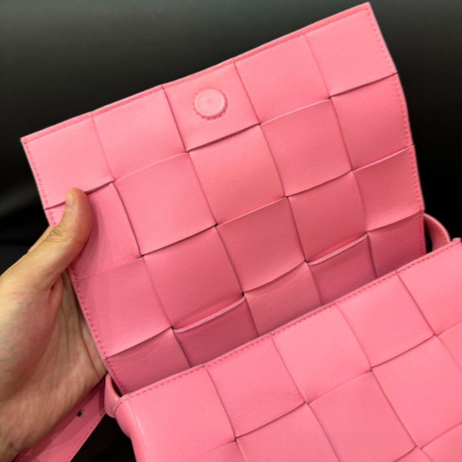 【95%新 ✨ 全網最低價!】BV Cassette 姜黃15格 單肩斜挎包 羊皮 軟軟手感-6
