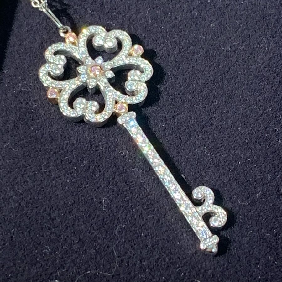 TIFFANY蒂芙尼Keys系列大鑰匙櫻花草鑰匙白金項鍊-2