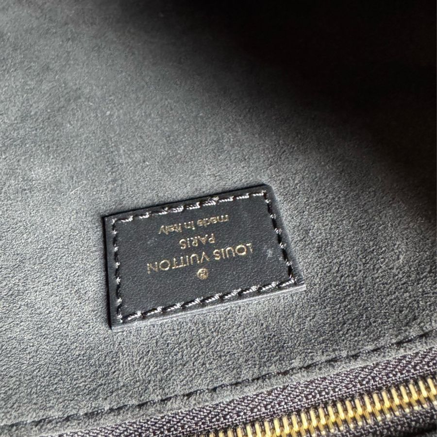 LV M45653黑壓紋on the go pm 經典不敗❤️❤️-22