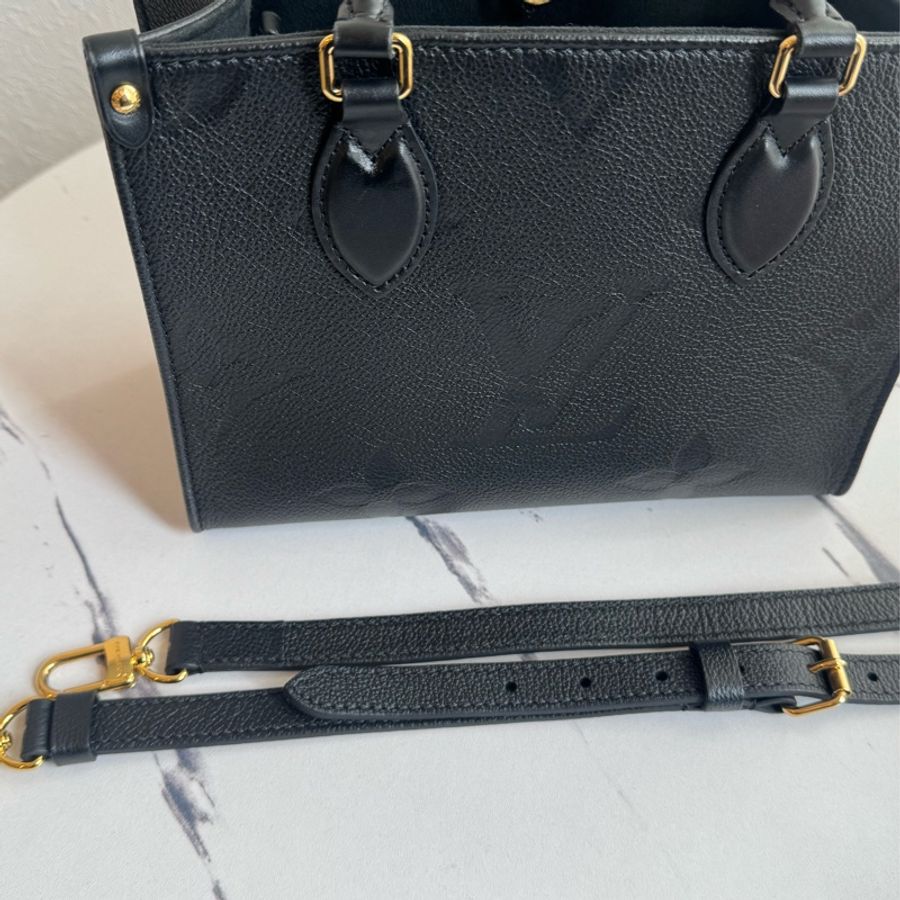 LV M45653黑壓紋on the go pm 經典不敗❤️❤️-38