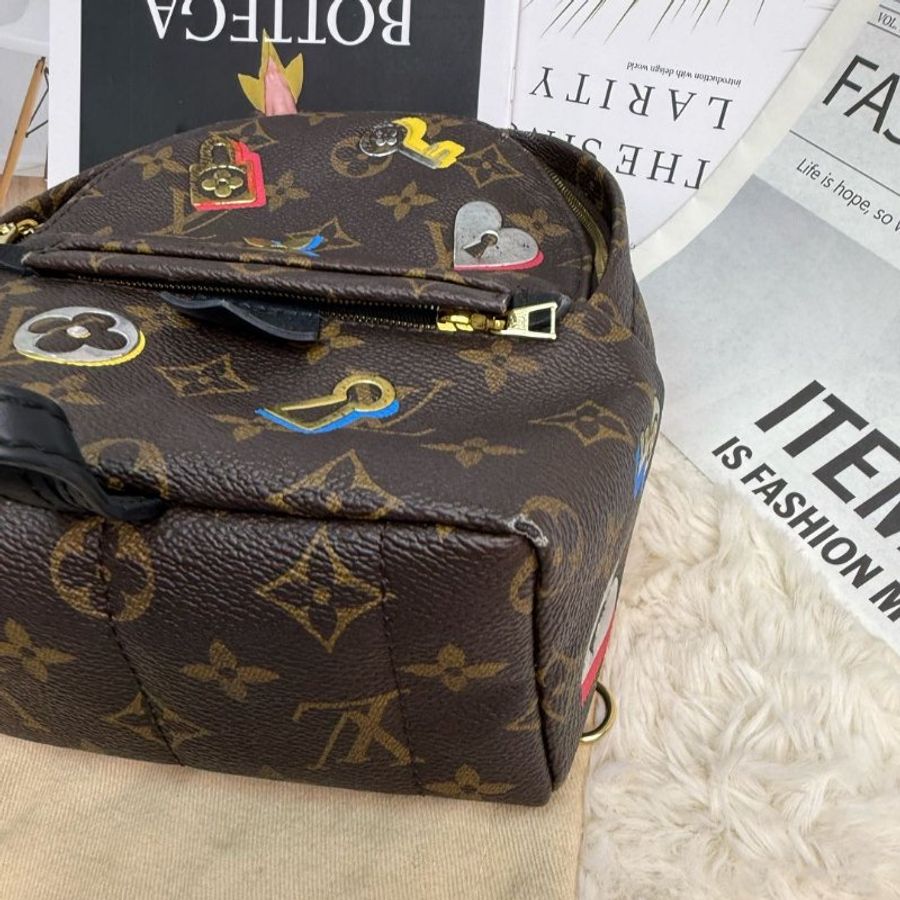 LV Palm Springs 棕色拼多色 老花拼鑰匙印花 塗層帆布 mini 雙肩包-5
