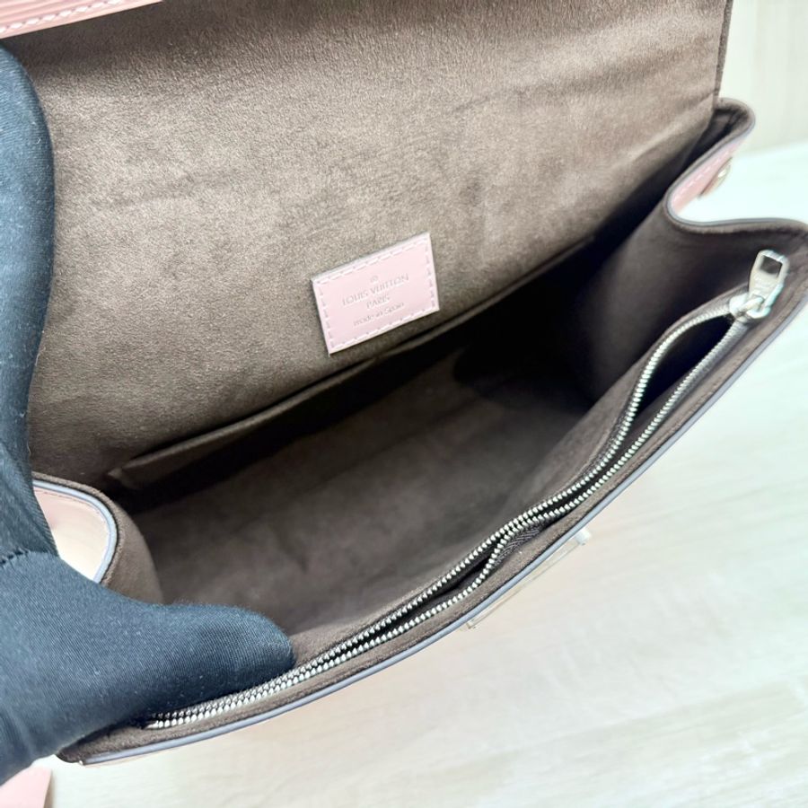 LV EPI CLUNY BB 芭蕾粉手提肩背下蓋包-15