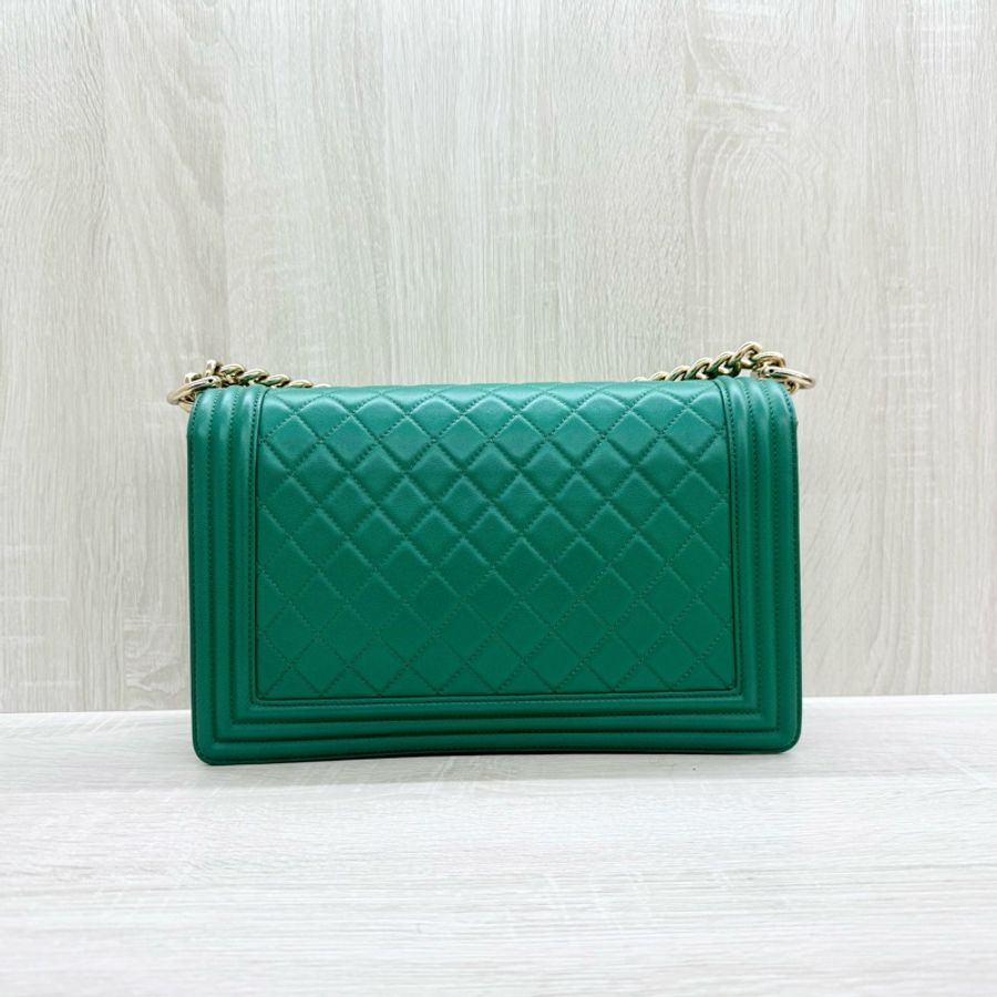 chanel 綠色牛皮淺金釦BOY28/A92193-1
