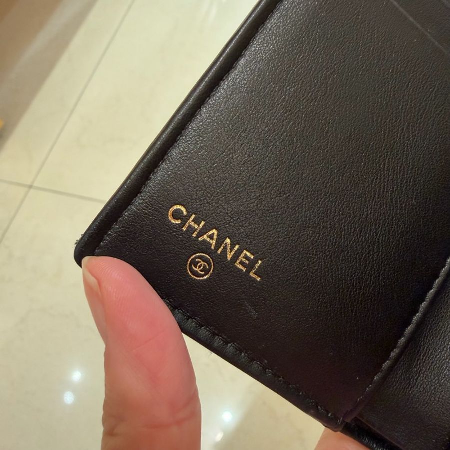 Chanel荔枝皮金BOY三摺短夾-14