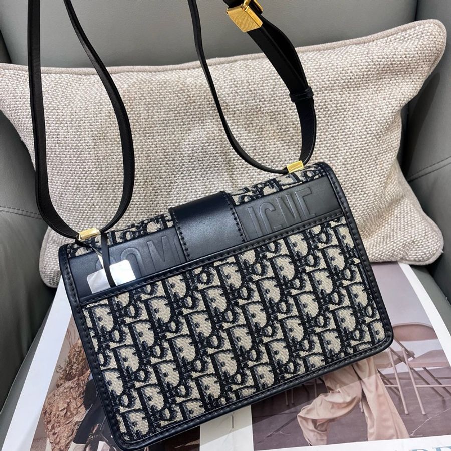 Dior 老花蒙田30鏈條包-1