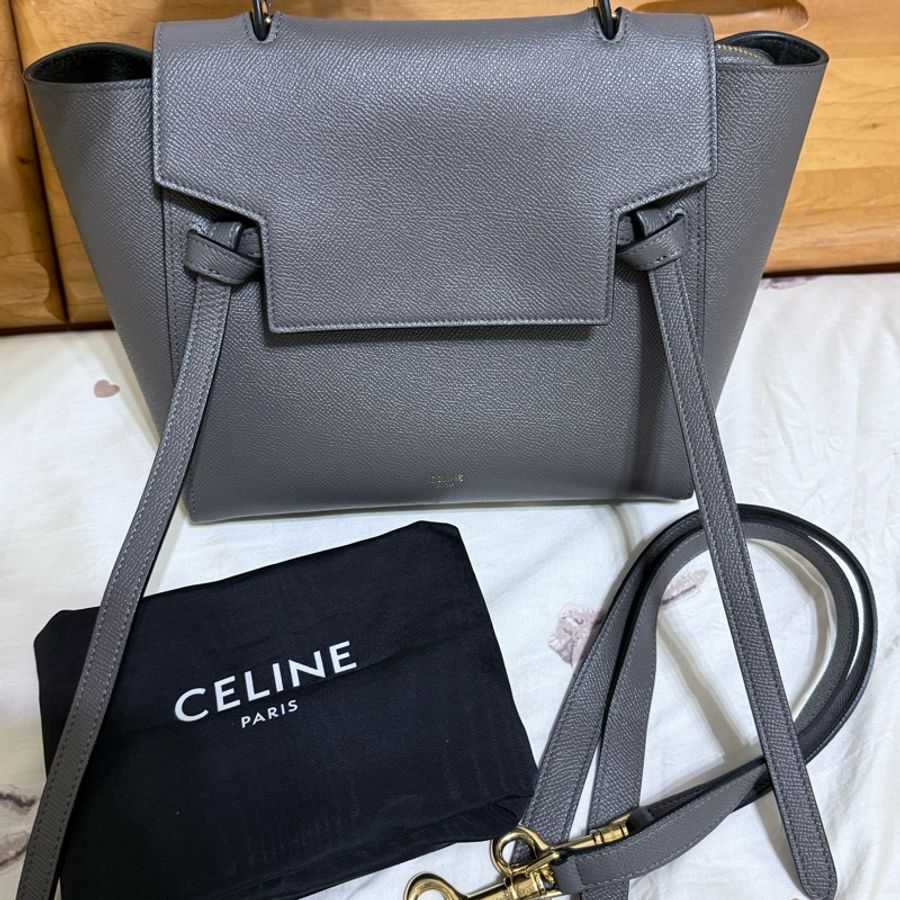 Celine斯琳belt bag荔枝紋中款Micro鯰魚包水泥灰-1