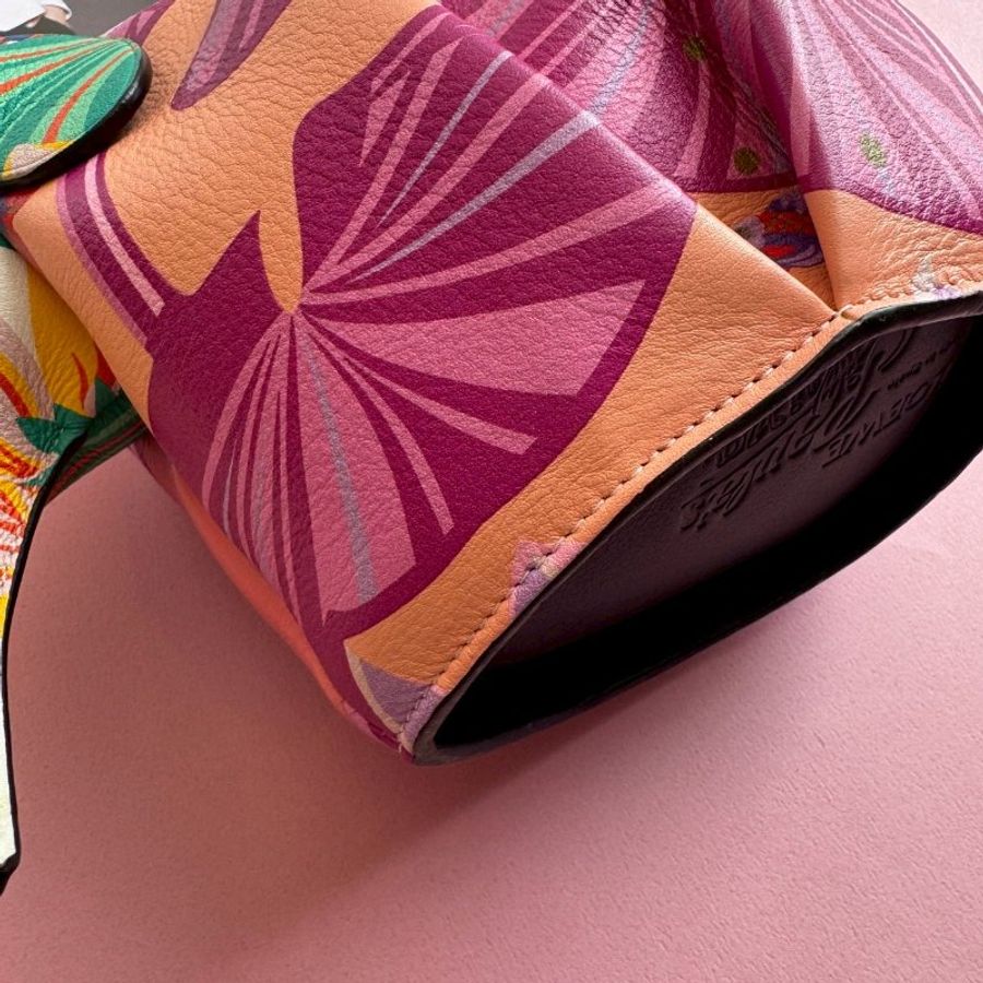 Loewe x 聯名Paula's Ibiza百合印花小牛皮可愛大象包-2