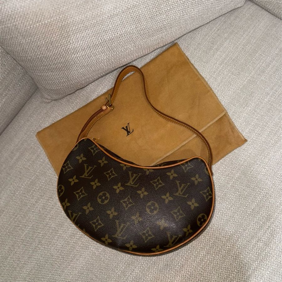 豌豆包✨稀有小號✨92新以上美品✨LV Croissant small 中古可頌包小號🥐漂亮好包況🧡豌豆包/月亮包/月牙包/LV老花肩背包/LV腋下包-11