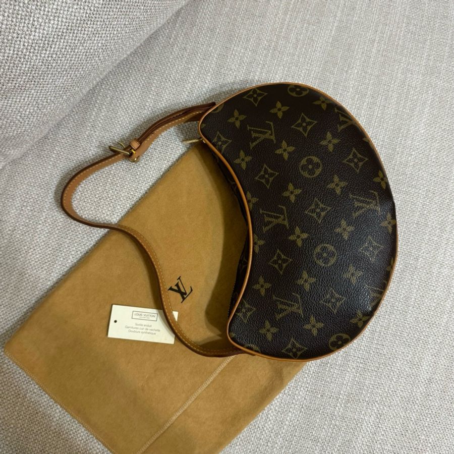 豌豆包✨稀有小號✨92新以上美品✨LV Croissant small 中古可頌包小號🥐漂亮好包況🧡豌豆包/月亮包/月牙包/LV老花肩背包/LV腋下包-57