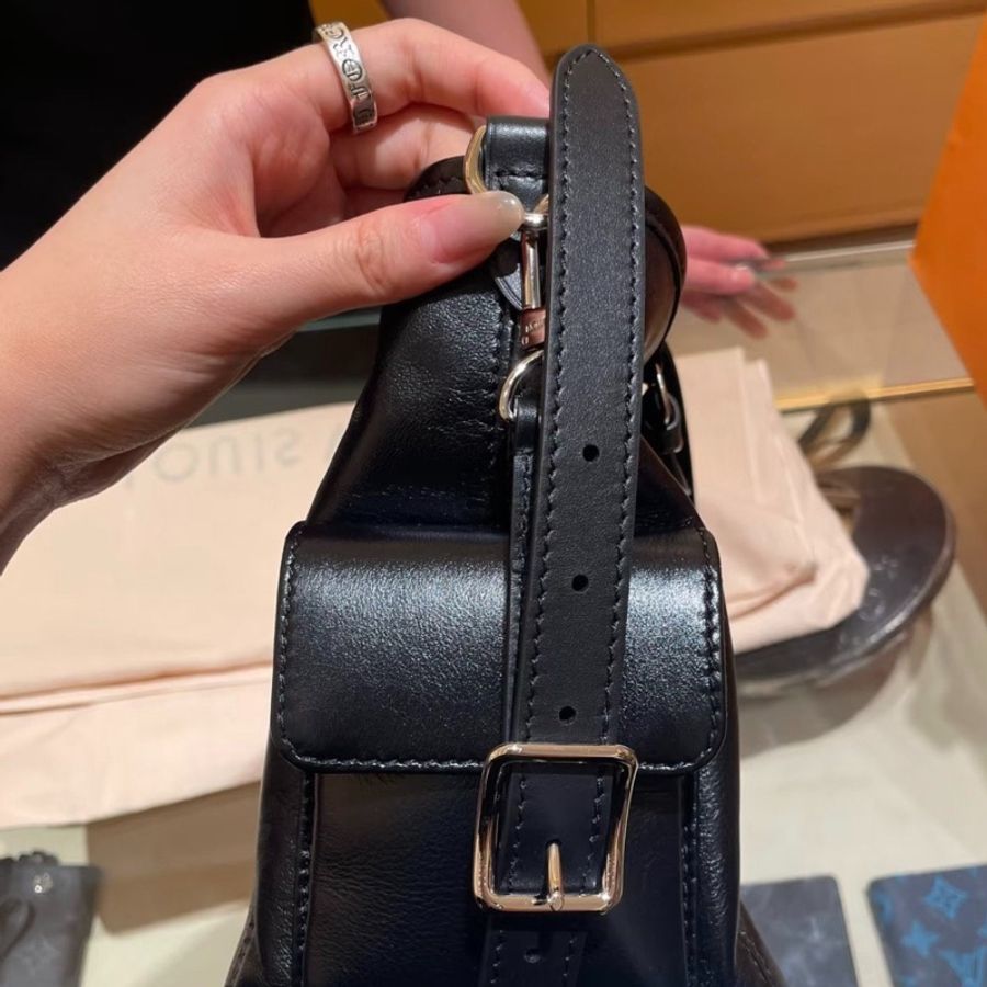 【全新大全套✨ 26年購證✨全網最低價】LV黑武士carryall  cargo小號-3