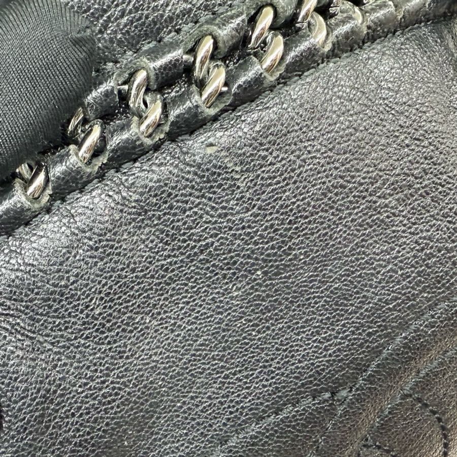 Chanel黑牛皮vintage 保齡球皮穿鏈包-17