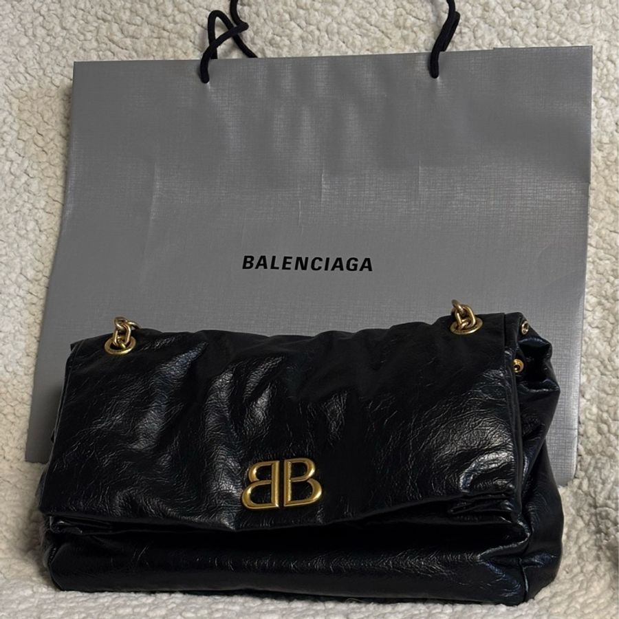 桃園機場購入🩶巴黎世家/Balenciaga MONACO系列 黑金鏈義大利牛皮單肩包-6