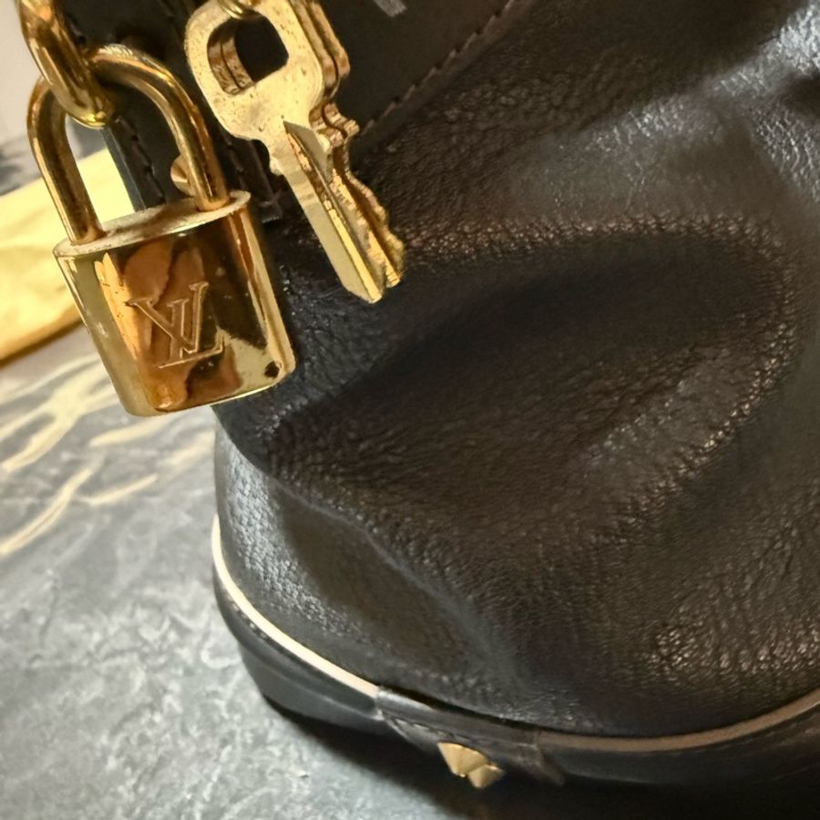 鐵灰色 牛皮 LOCK PM【LOUIS VUITTON LV 路易威登】-13