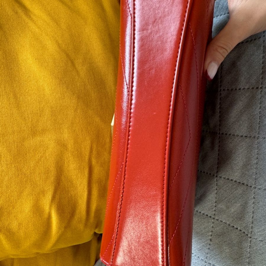 CHANEL-Chevron Medal Flap Bag橘紅色 9.9成新-3