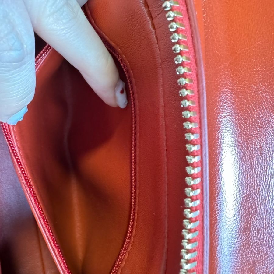 CHANEL-Chevron Medal Flap Bag橘紅色 9.9成新-15