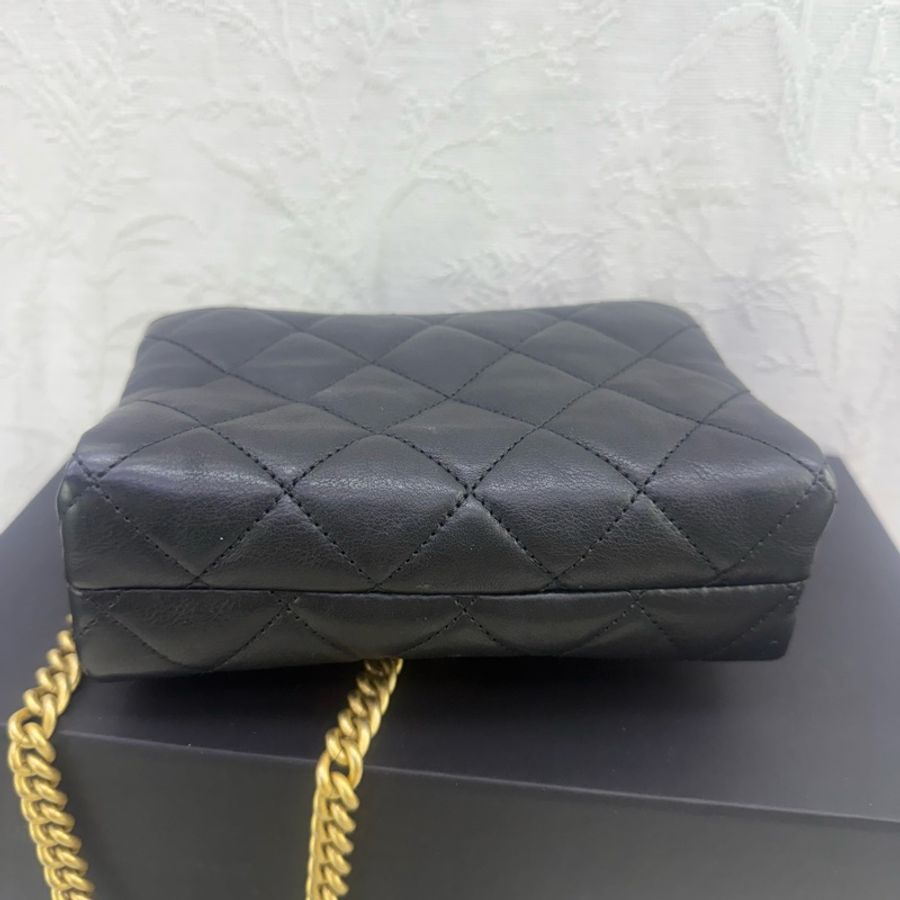 Chanel 珍珠扣斜孭袋-18