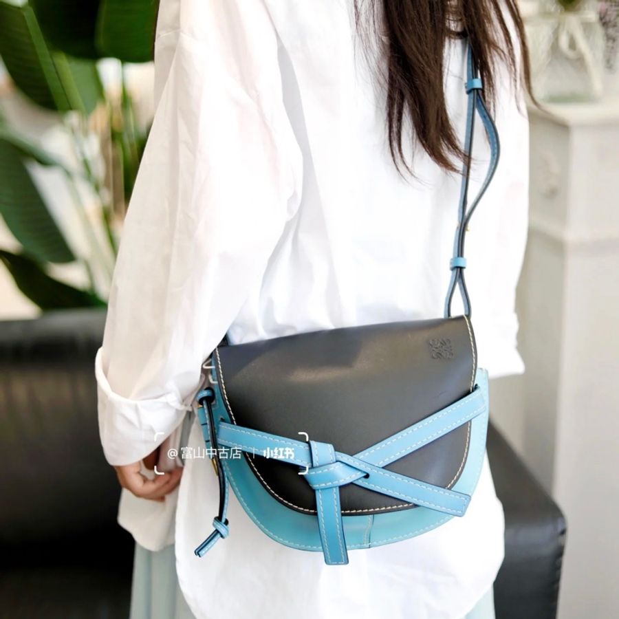 莉亞精品♡ Loewe gate水藍色馬鞍包 二手美包-1