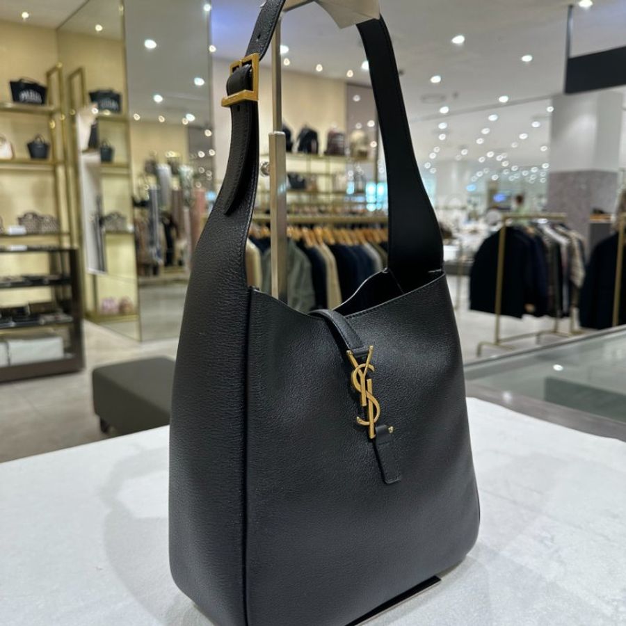 🎉新品好折扣✨Saint Laurent 713938 LE 5 A 7 YSL 柔軟粒面皮革小款 Hobo包 黑色-8