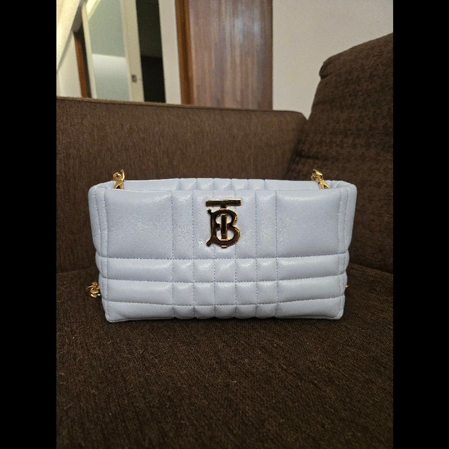 Burberry經典Lola系列羊皮斜揹包(淡藍色)-0