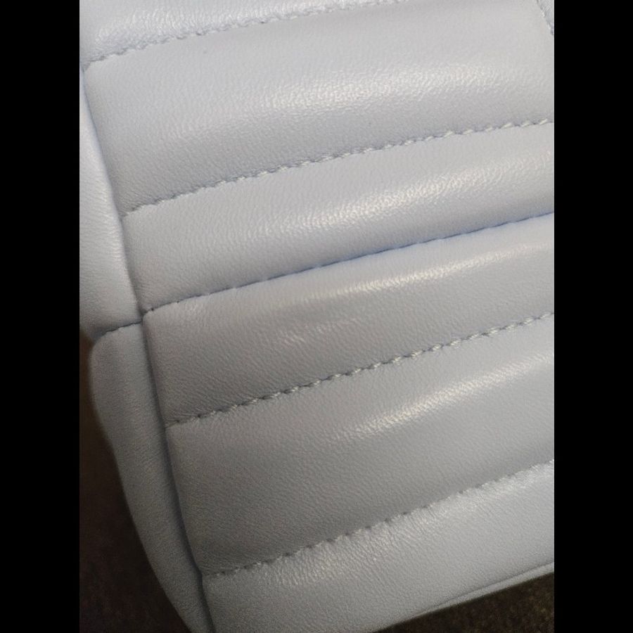 Burberry經典Lola系列羊皮斜揹包(淡藍色)-11