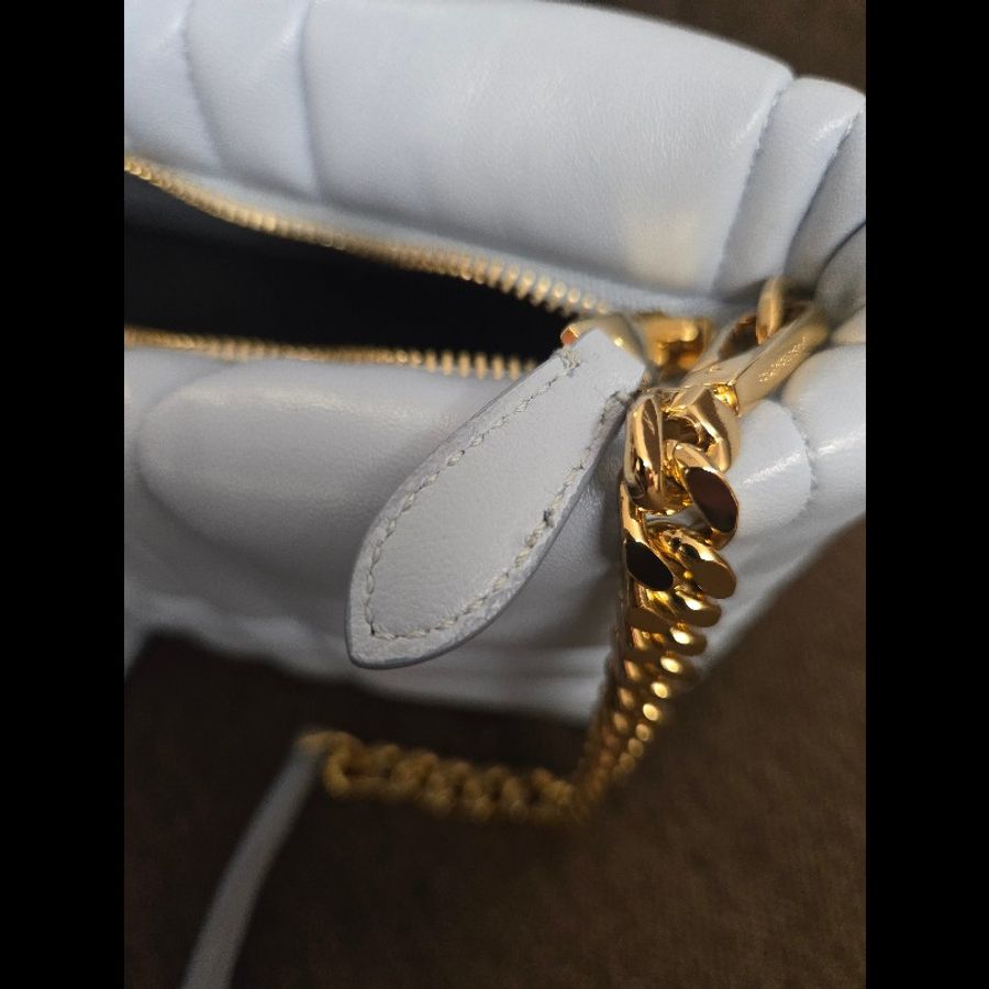 Burberry經典Lola系列羊皮斜揹包(淡藍色)-15