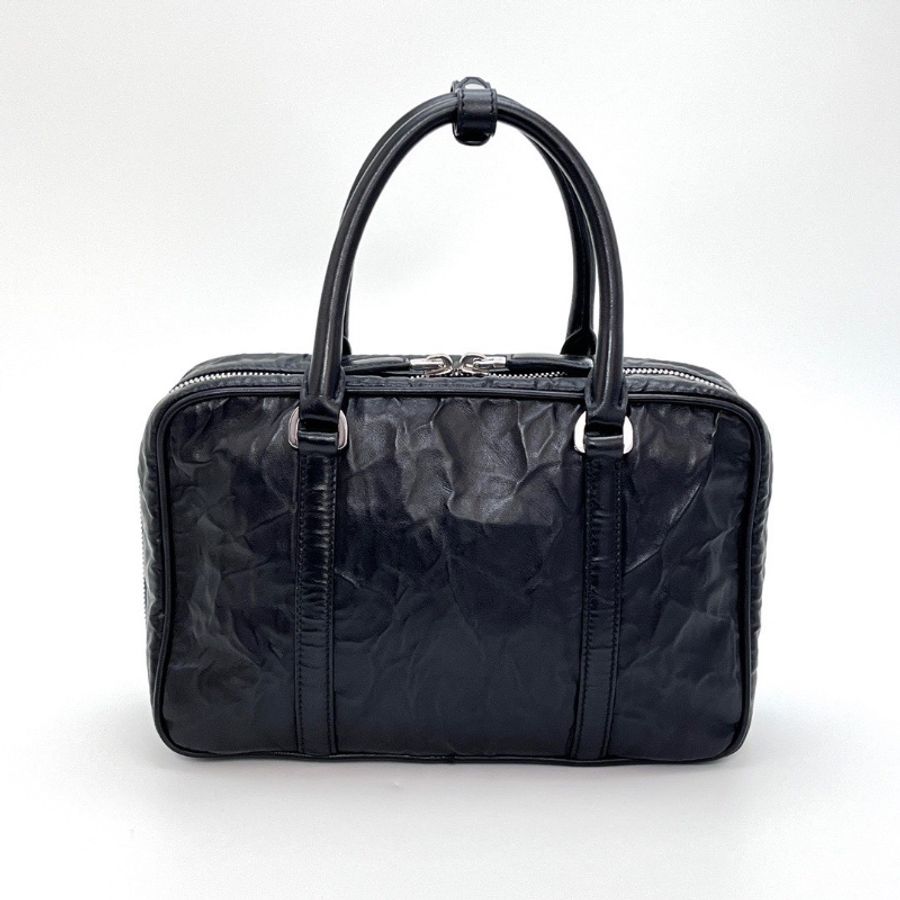PRADA 黑色三角標褶皺羊皮手提保齡球包 24*15.5*7 99新配件塵袋-6