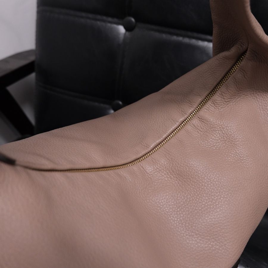 Loewe Leather Shoulder Bag 羅意威中古鎖頭Hobo bag 和尚包-6